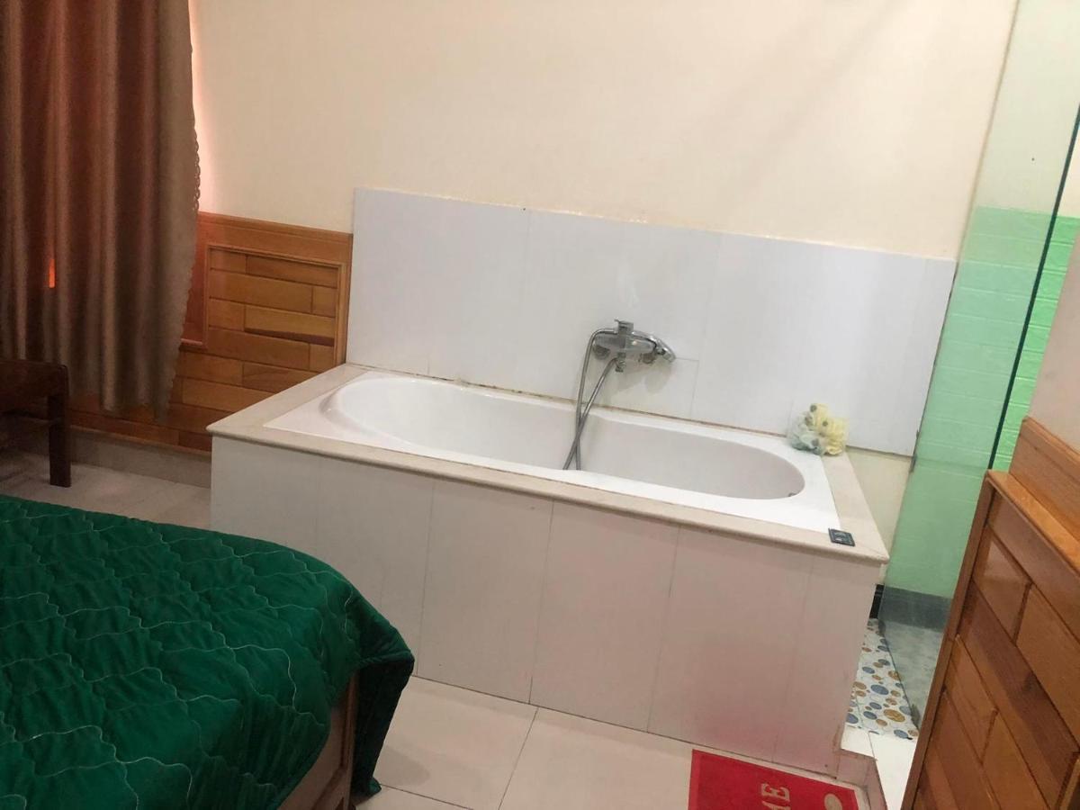 Hoang Gia Bao Hotel Tỉnh Kontum Kültér fotó