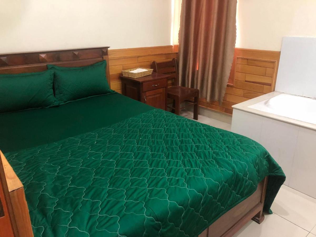 Hoang Gia Bao Hotel Tỉnh Kontum Kültér fotó